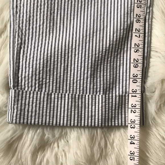 π 10/$10 π LIZ CLAIBORNE Capri Seersucker Pant, Gray & White Size 8 - Picture 6 of 16